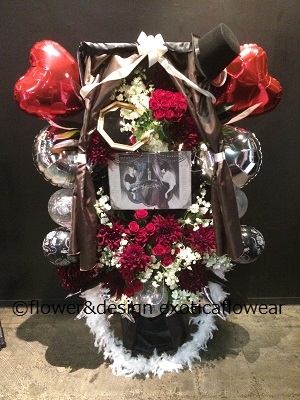 恵比寿 単独ライブのお祝いに贈るバルーンスタンド花 フラワー デザイン エキゾティカフロエア